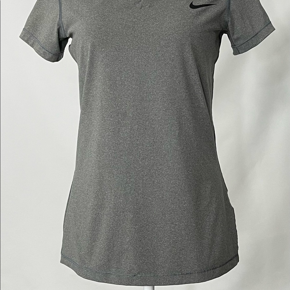 Nike Sport Shirt - Picture 2 of 4